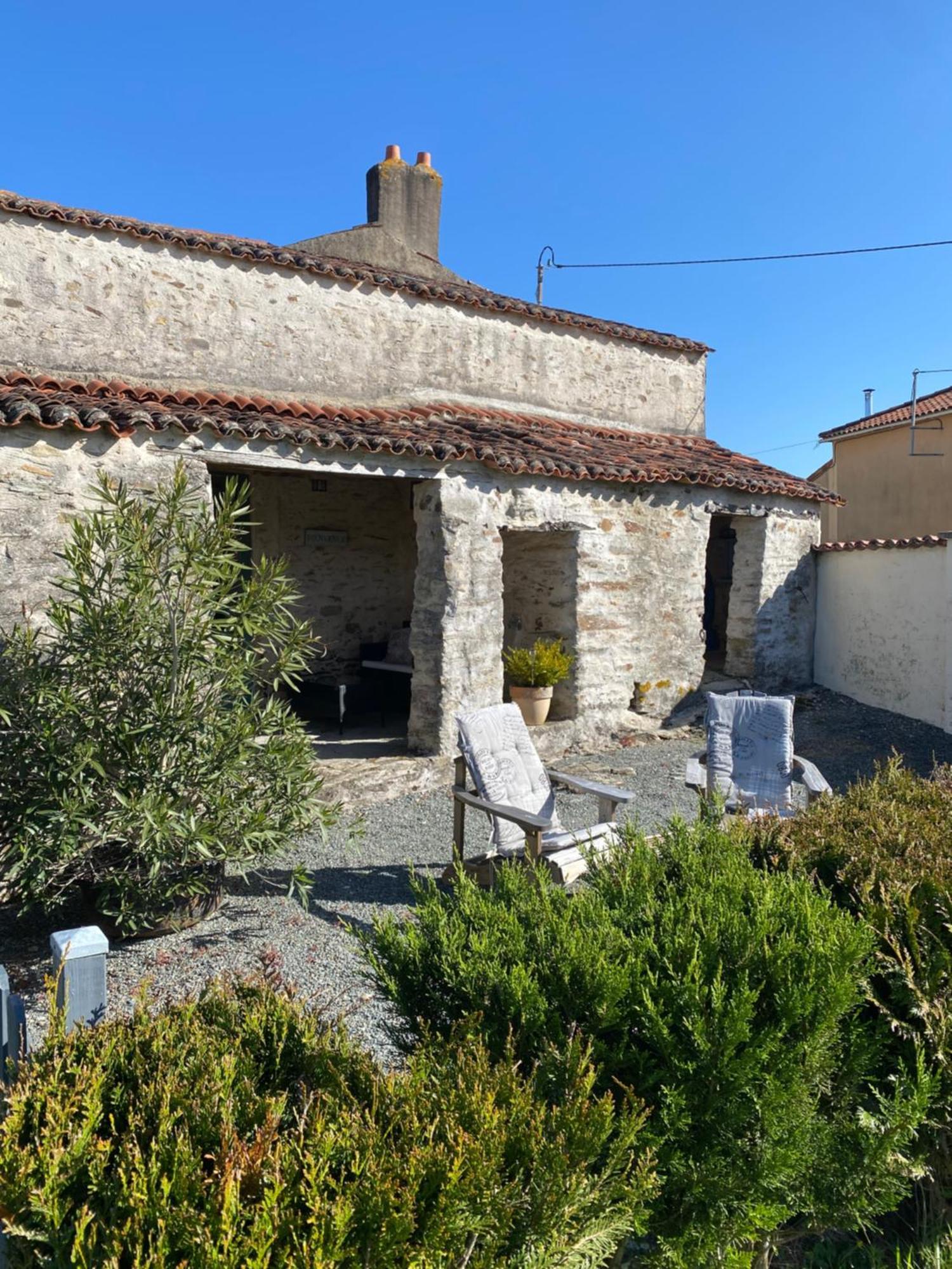Les Puvinieres Casa de hóspedes Breuil-Barret Exterior foto